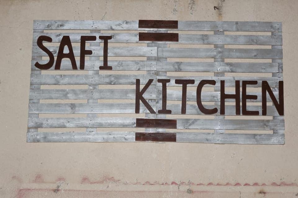 Safi Kitchen Hostel Gawr as-Safi Exterior photo